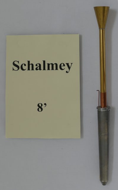 Die Schalmey war Bestandteil des früheren Pedales der Hauptorgel. Sie wurde in der Werkstatt neu aufgearbeitet und klanglich sehr veredelt.